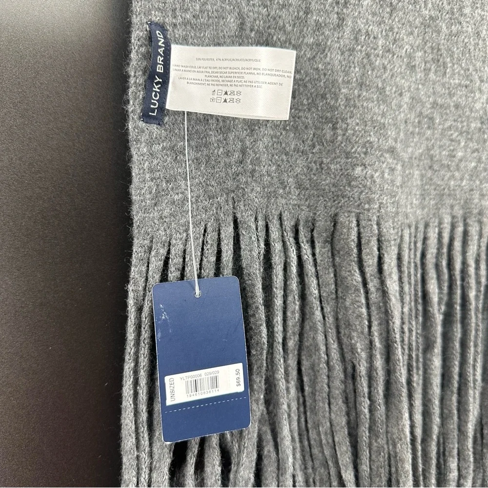 NWT Lucky Brand Gray Soft Brushed Scarf w/ Fringe‎